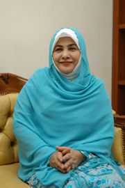 Jilbab muslimah, Hj. Lutfiah Sungkar. (Foto: inet)