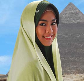Jilbab muslimah, Oki Setiana Dewi, Film Ketika Cinta Bertasbih. (Foto: inet)