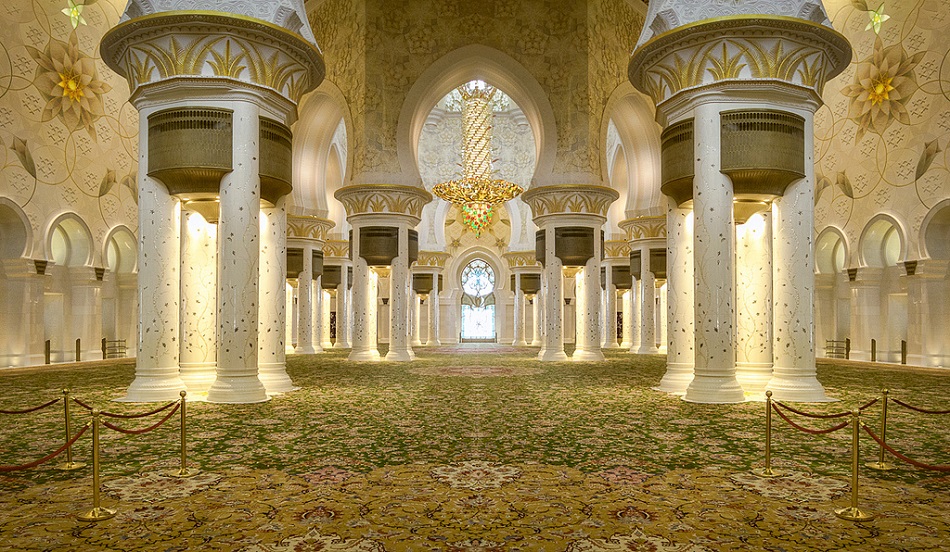 Sheikh-Zayed-Mosque-interior-2